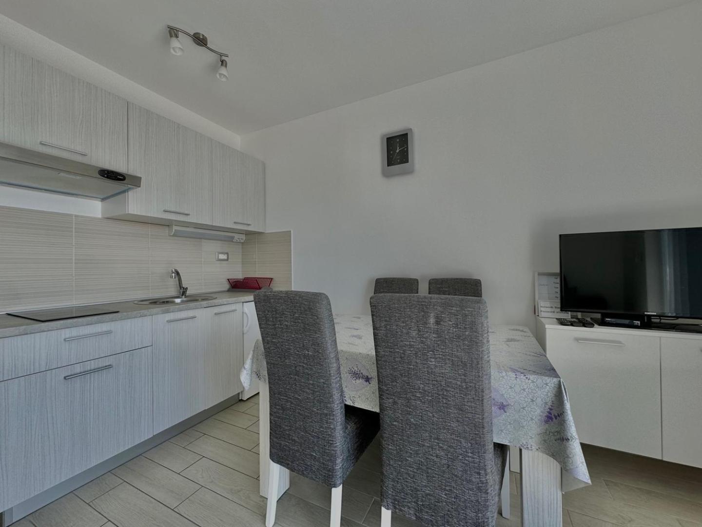 Cozy Apartment Rosmarin With A Sea View Veglia Exterior foto