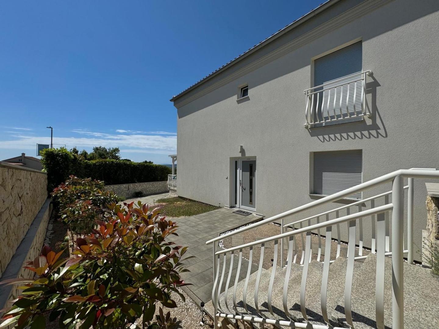 Cozy Apartment Rosmarin With A Sea View Veglia Exterior foto