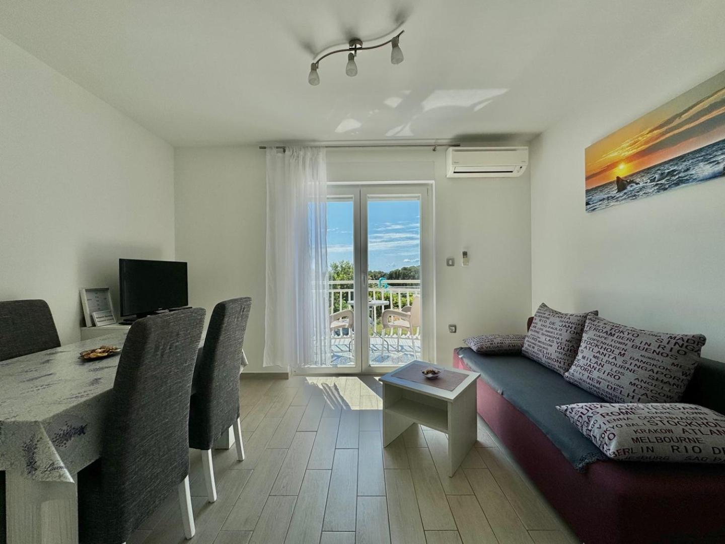 Cozy Apartment Rosmarin With A Sea View Veglia Exterior foto
