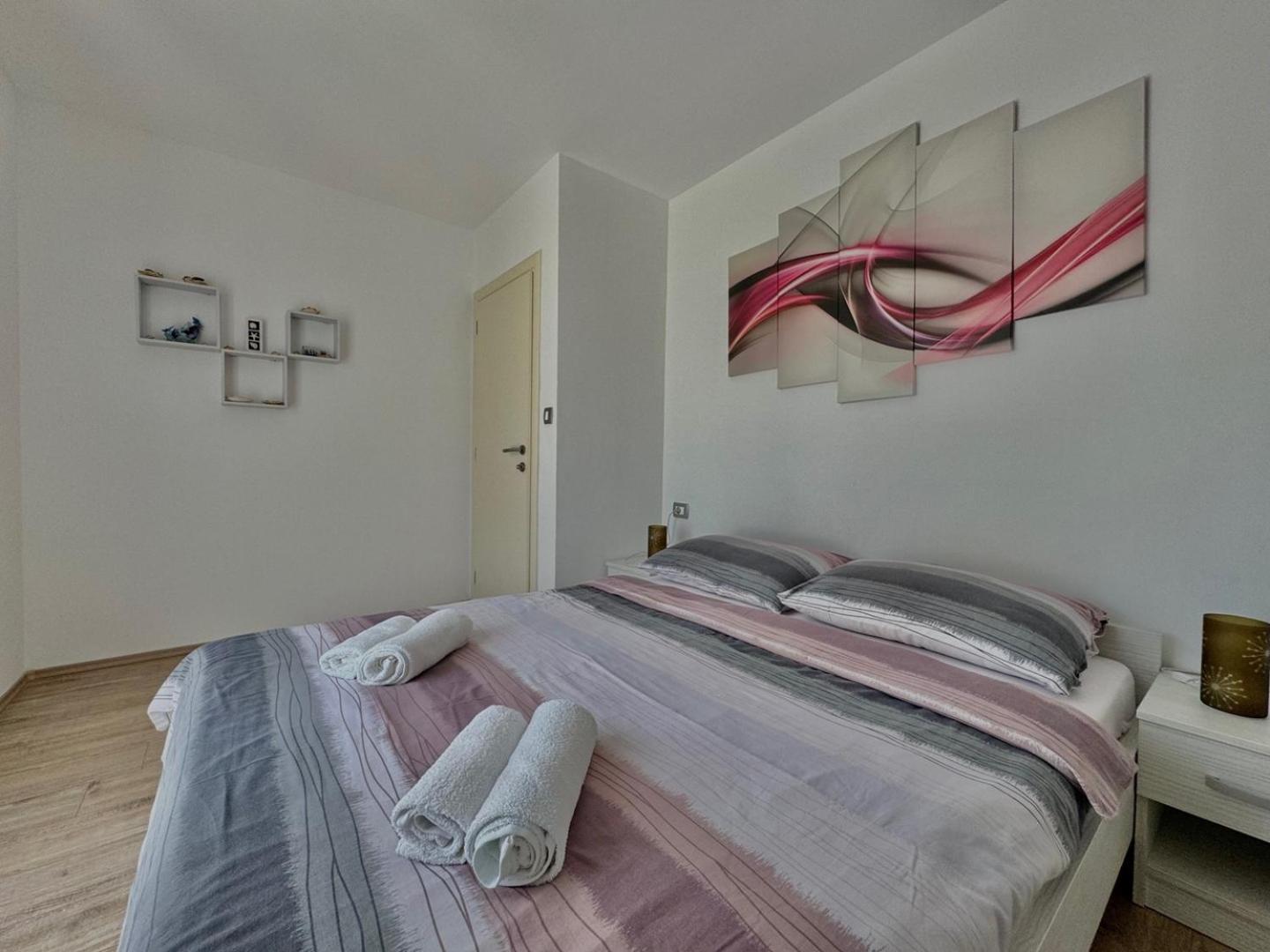 Cozy Apartment Rosmarin With A Sea View Veglia Exterior foto